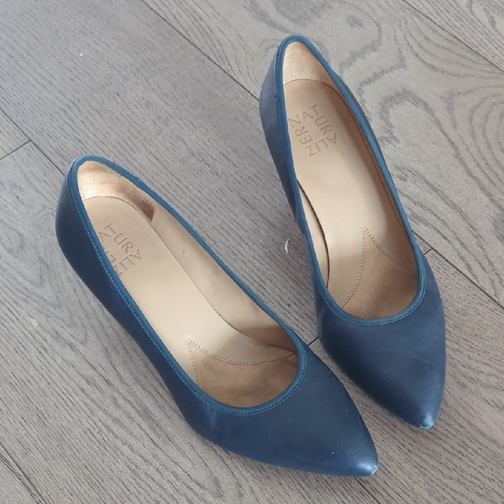 Naturalizer Navy Leather Pointed Toe Pumps